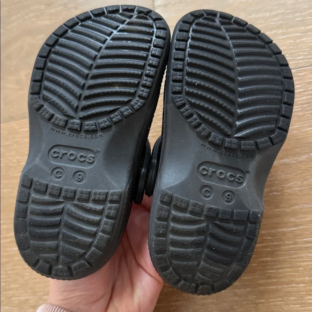 CROCS Kids Black Classic Clog with Sonic and Doug Jibbits | C9